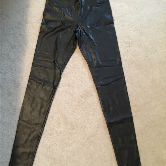 Aritzia Wilfred Free - Daria “leather” leggings - Picture 2 of 5